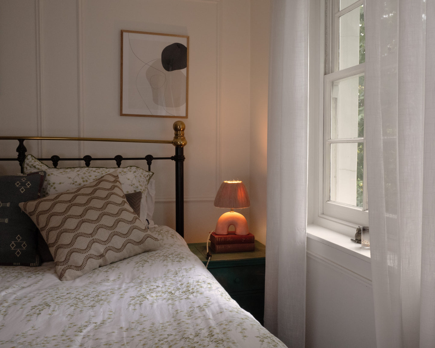 'Me' Table Lamp - Pink