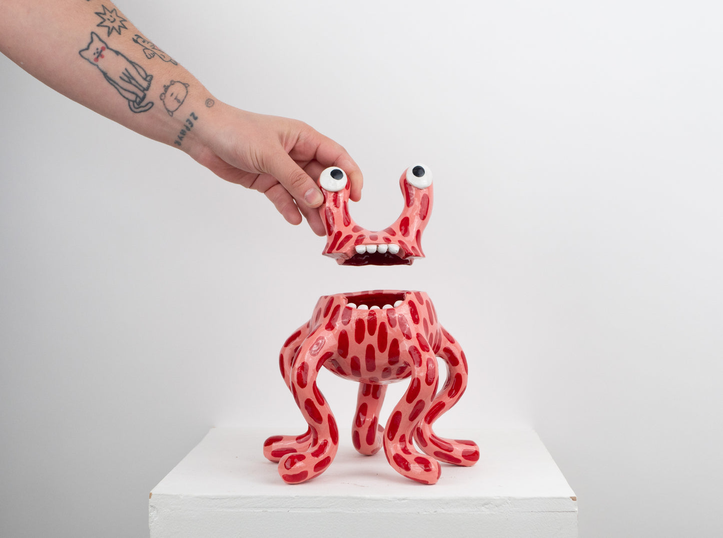 Odie Monster Pot- Red Dash