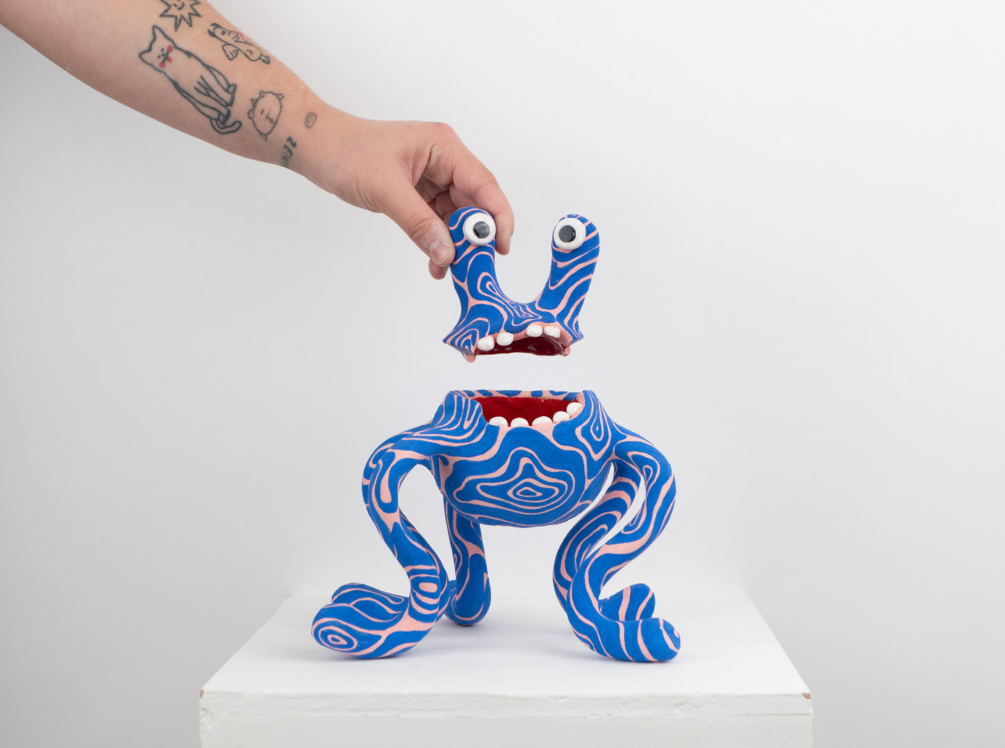 Odie Monster Pot- Matte Pink and Blue
