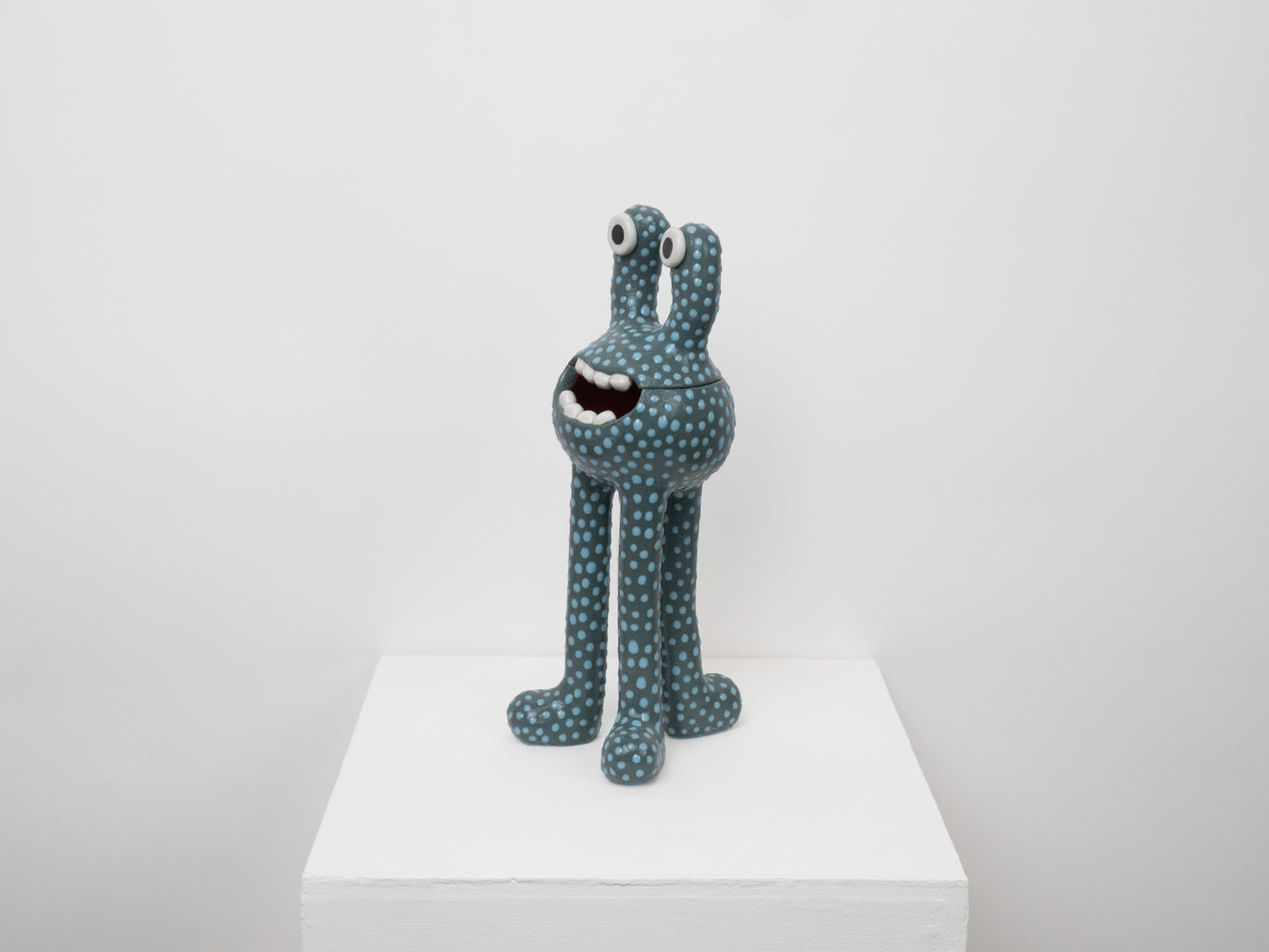 Remy - Turquoise with Blue Dots