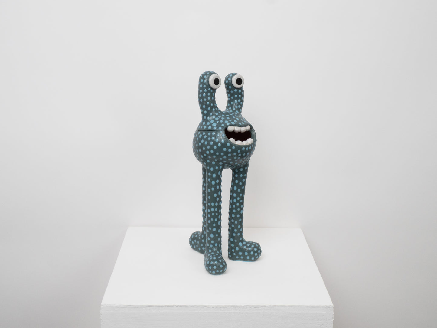 Remy - Turquoise with Blue Dots