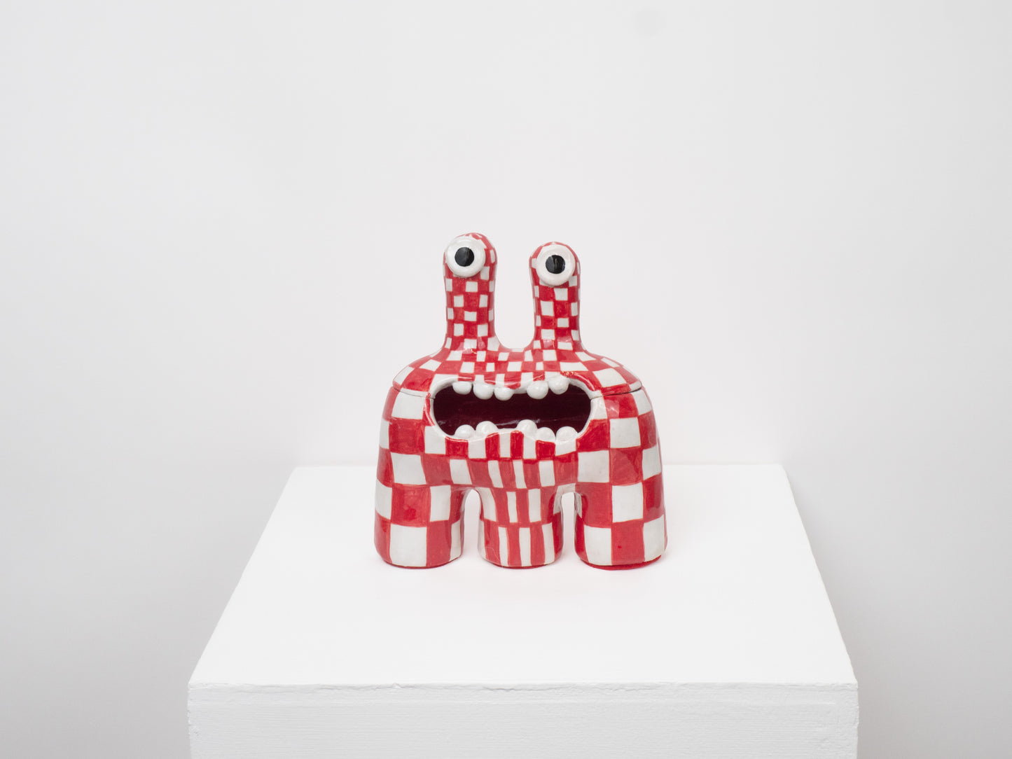 Acer - White & Red Check Pattern