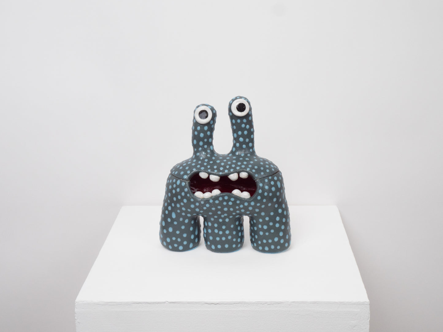 Acer - Turquoise with light blue Dots