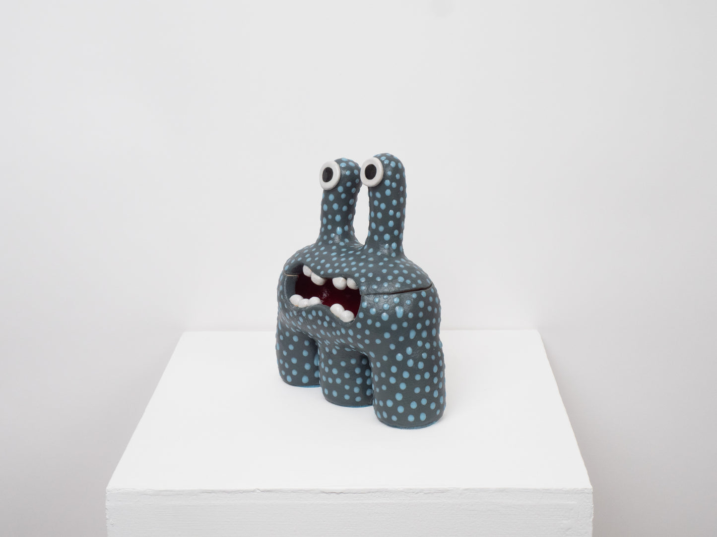 Acer - Turquoise with light blue Dots