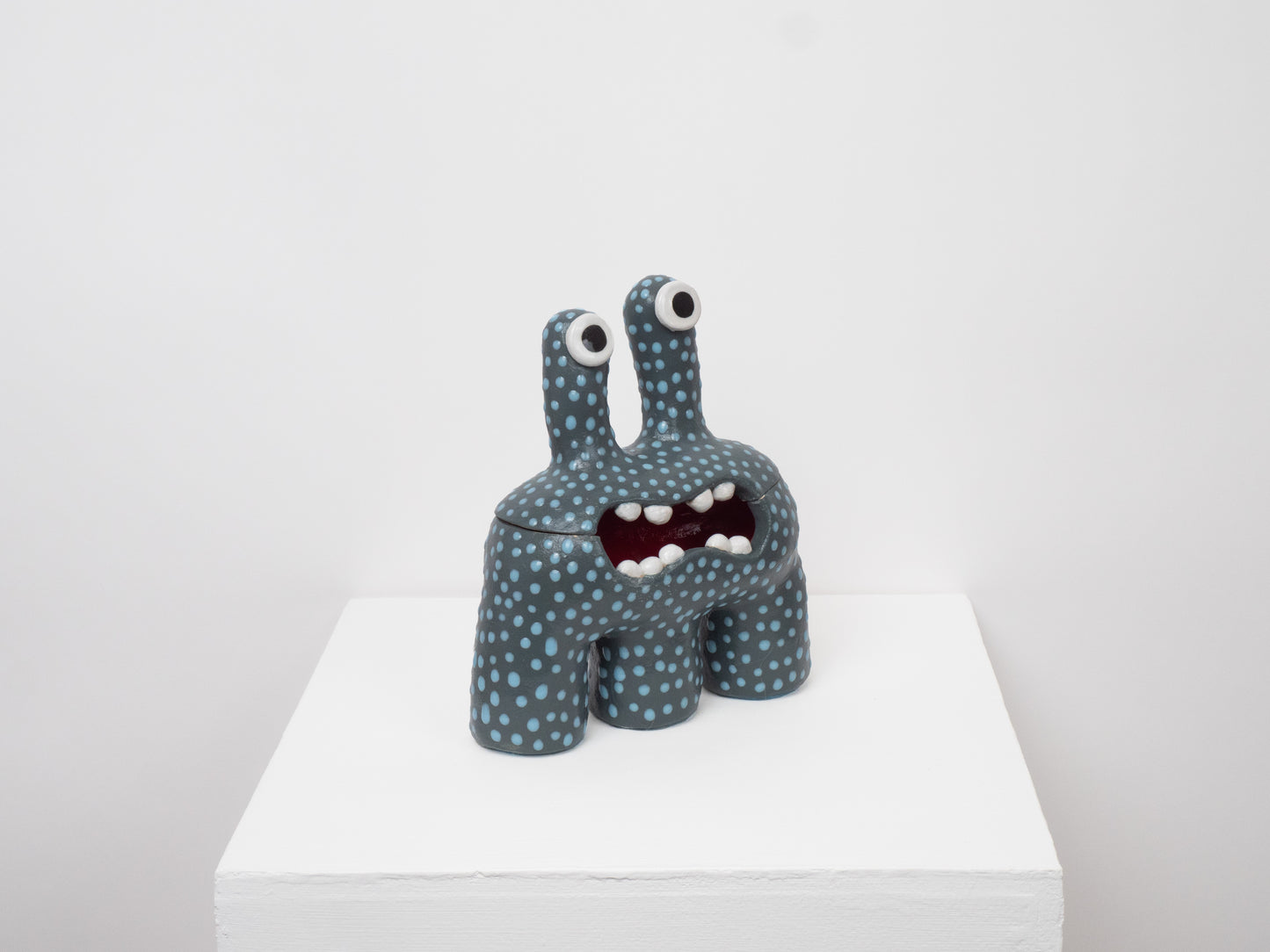 Acer - Turquoise with light blue Dots