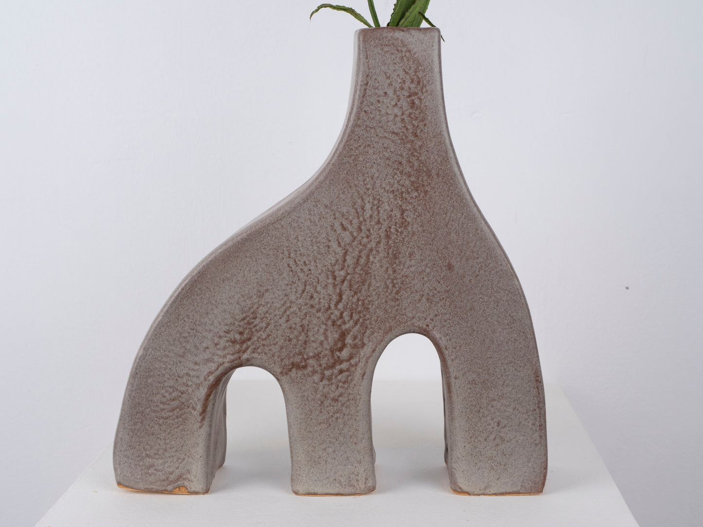 Yomp Vase, Satin Grey
