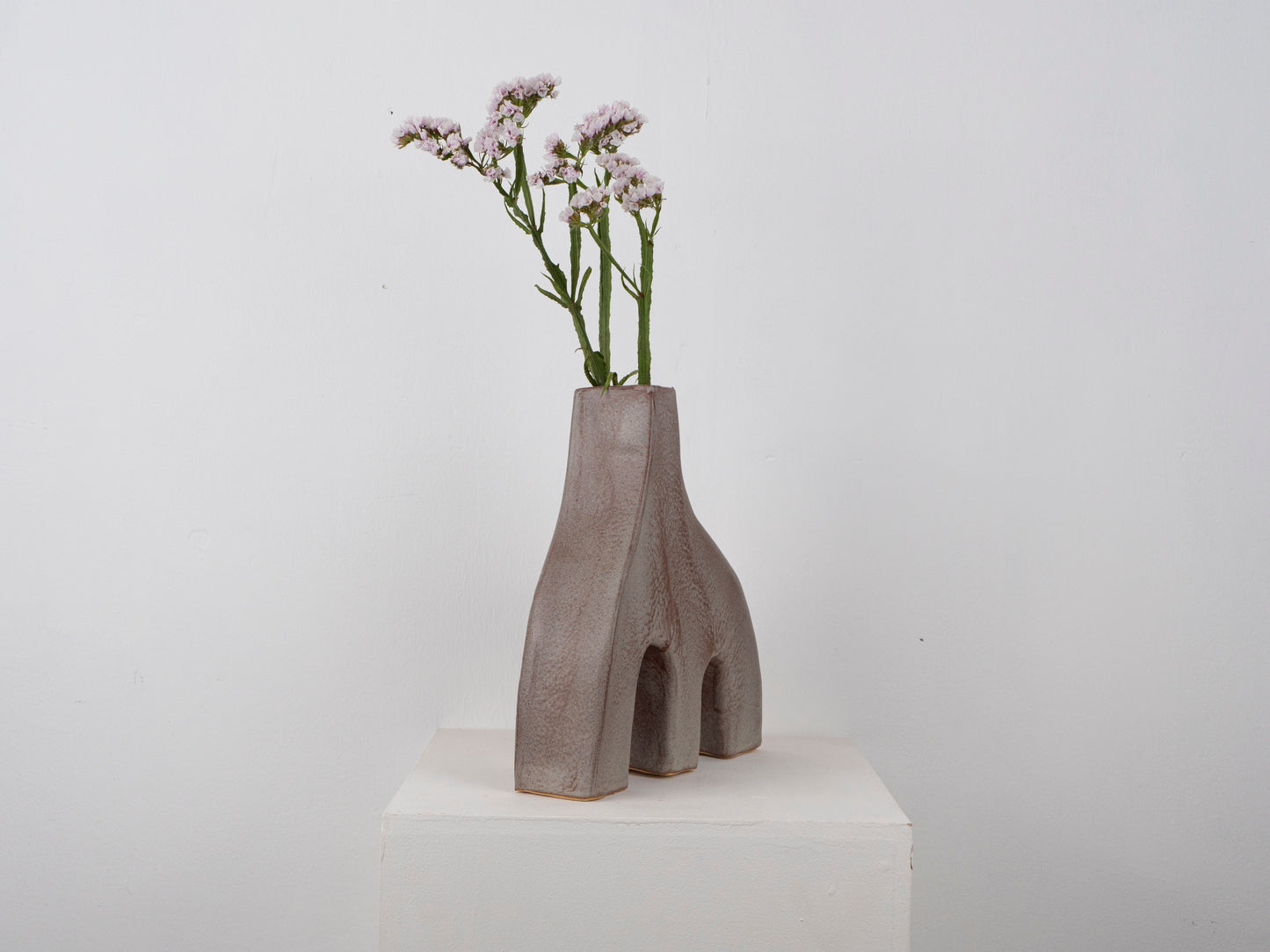 Yomp Vase, Satin Grey