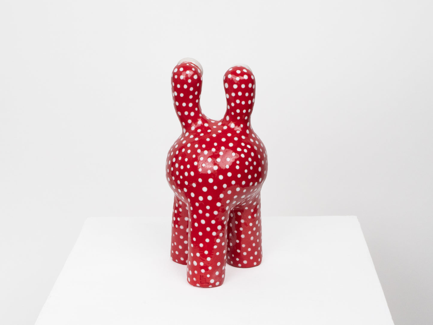 Tully- Red & White Dots