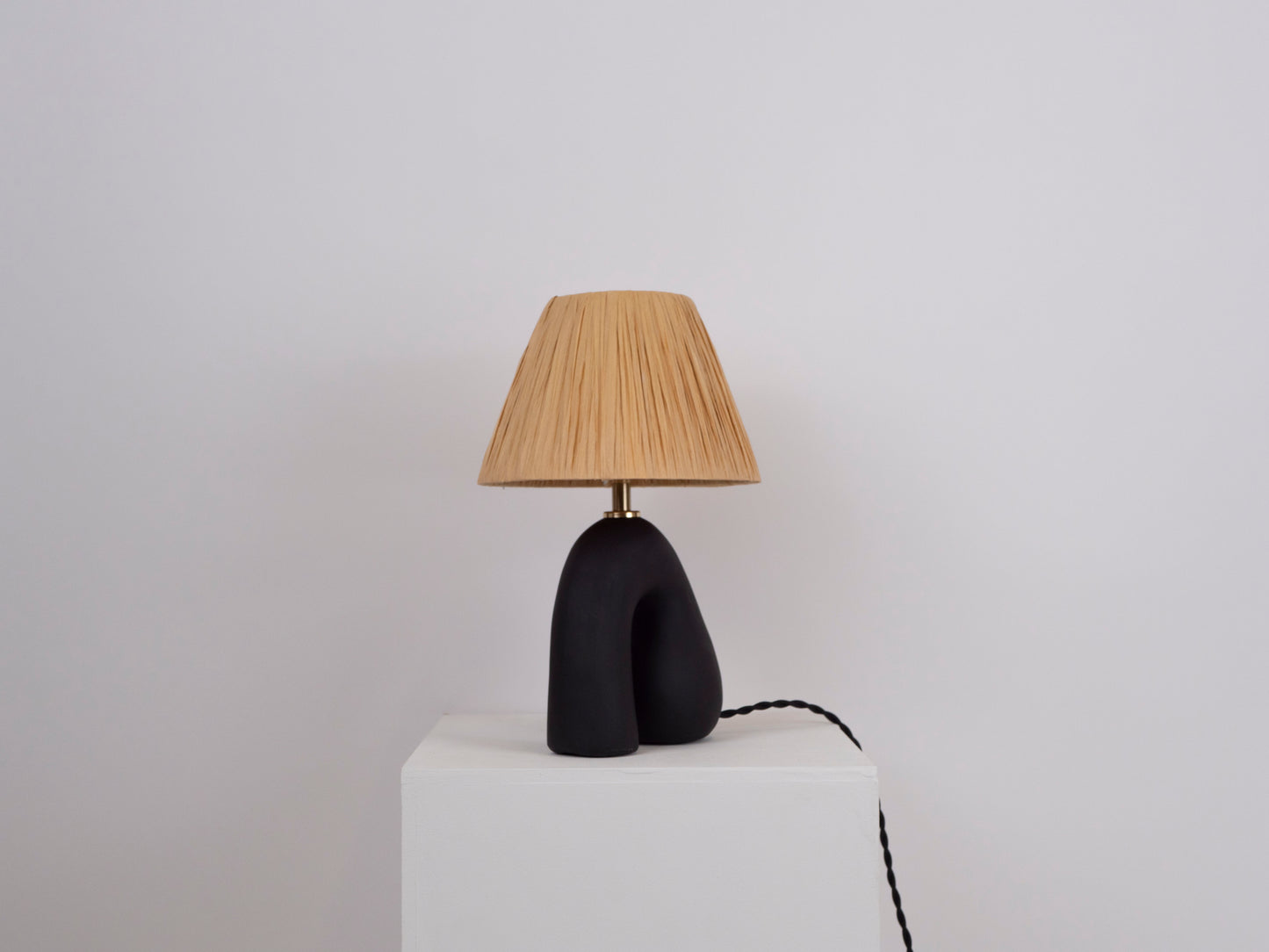 'Opposée' Table Lamp - Black (Matte)